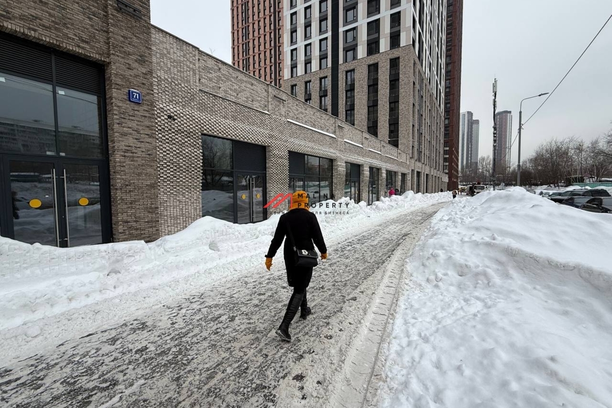 Аренда торгового помещения в ЖК "EVER-2" на 1-й линии