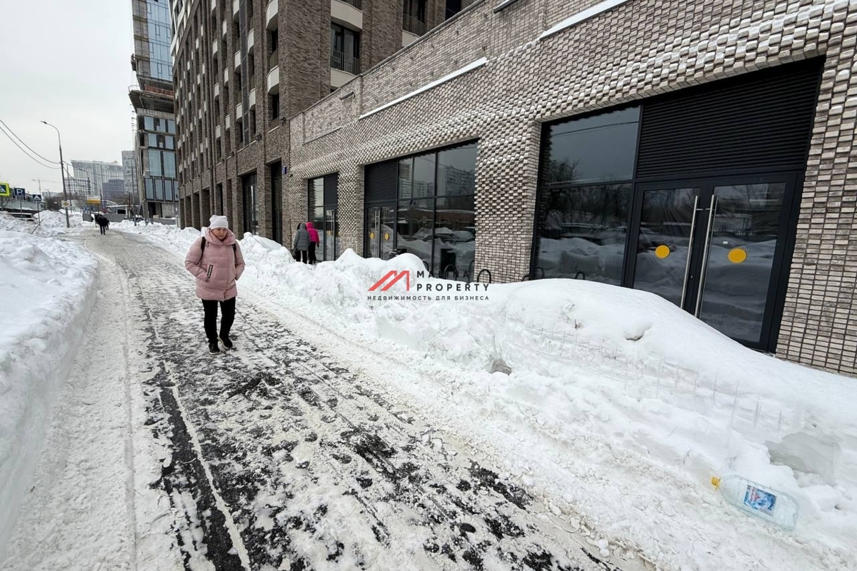 Аренда торгового помещения в ЖК "EVER-2" на 1-й линии