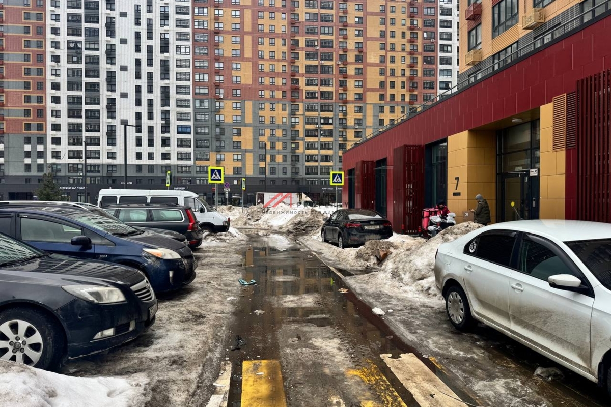 Продажа помещения с арендатором Самокат в ЖК "Южная Битца"