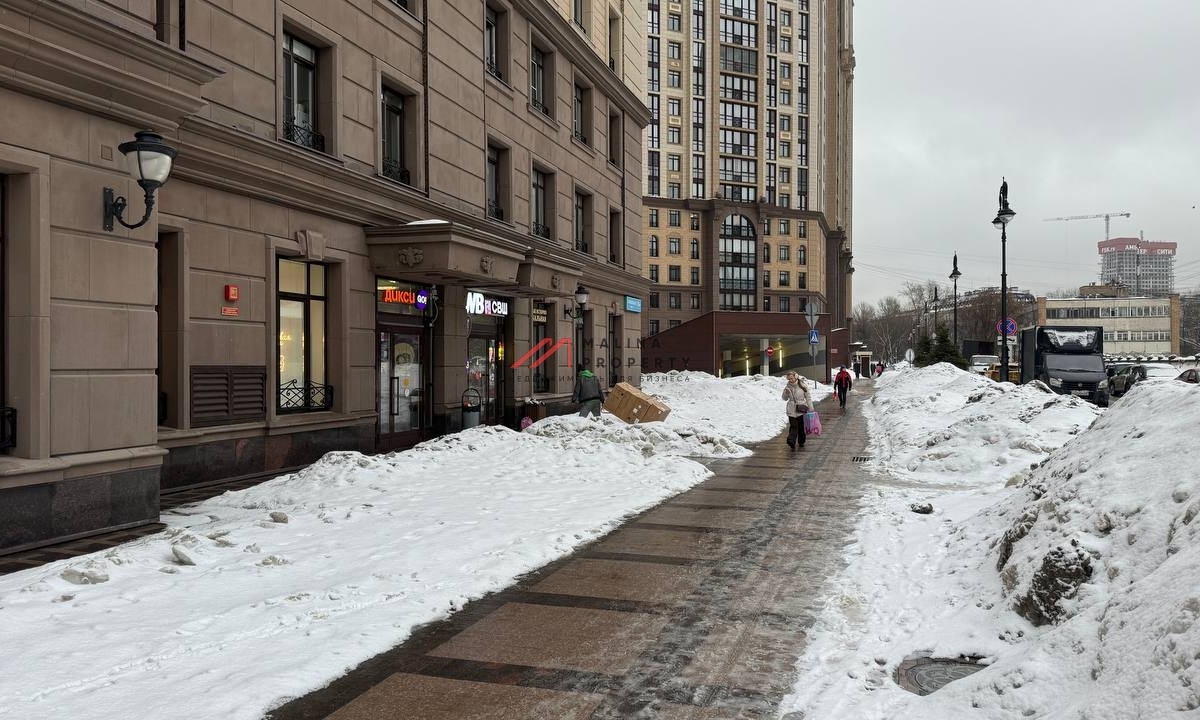 Продажа помещения с арендатором  Дикси Go