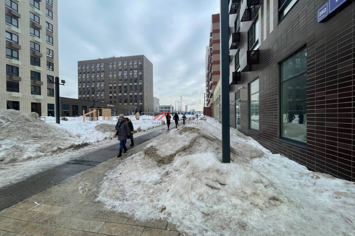 Аренда углового помещения в центре ЖК "Никольские Луга" 