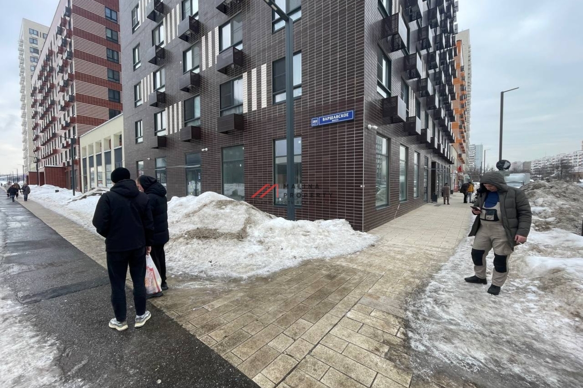 Аренда углового помещения в центре ЖК "Никольские Луга" 