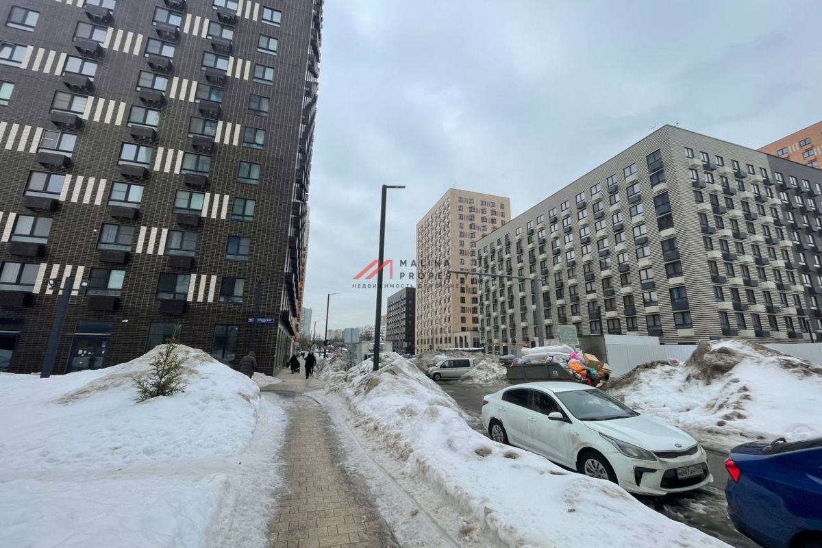 Аренда углового помещения в центре ЖК "Никольские Луга" 