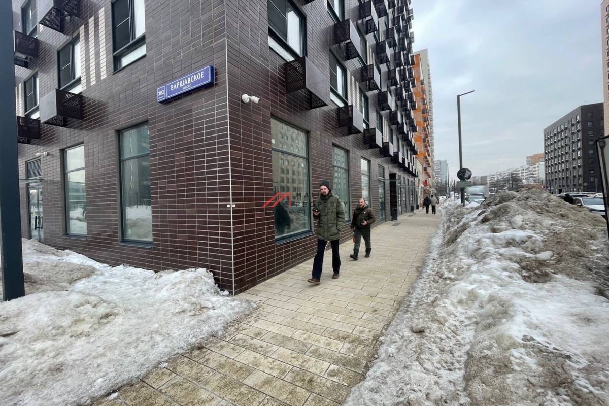 Аренда углового помещения в центре ЖК "Никольские Луга" 