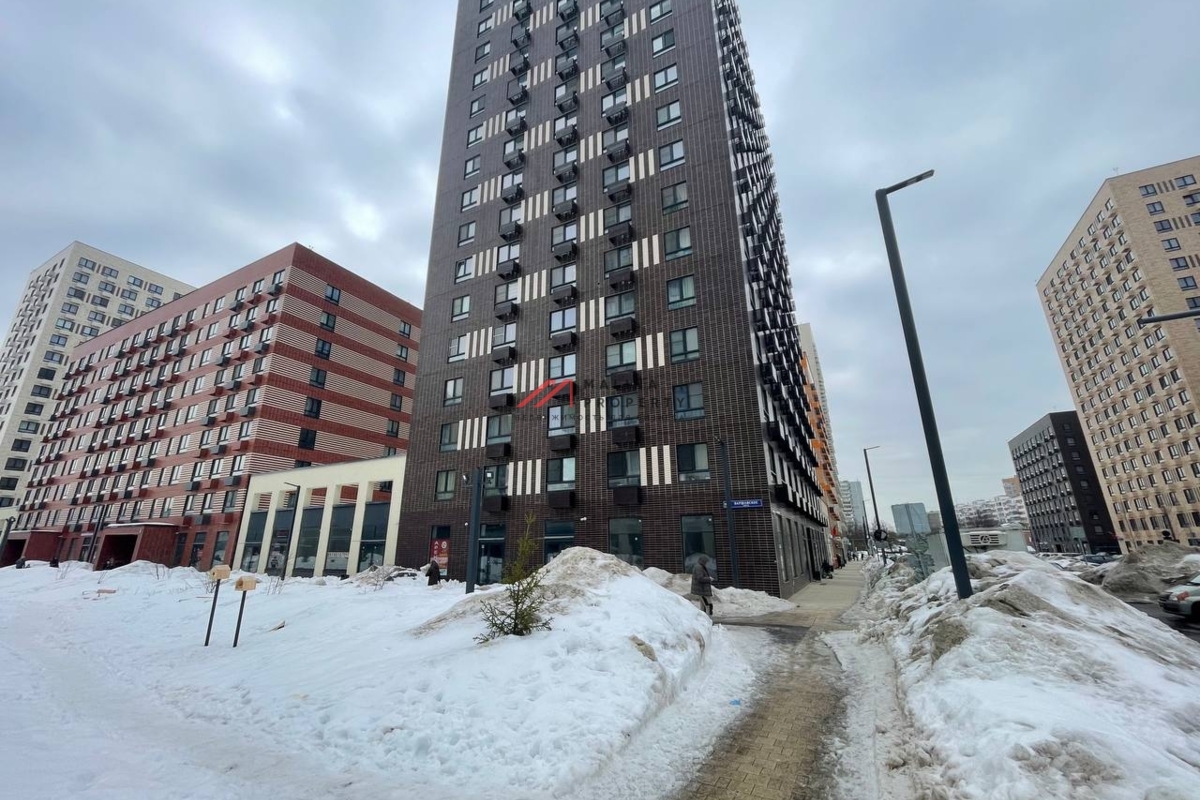 Аренда углового помещения в центре ЖК "Никольские Луга" 