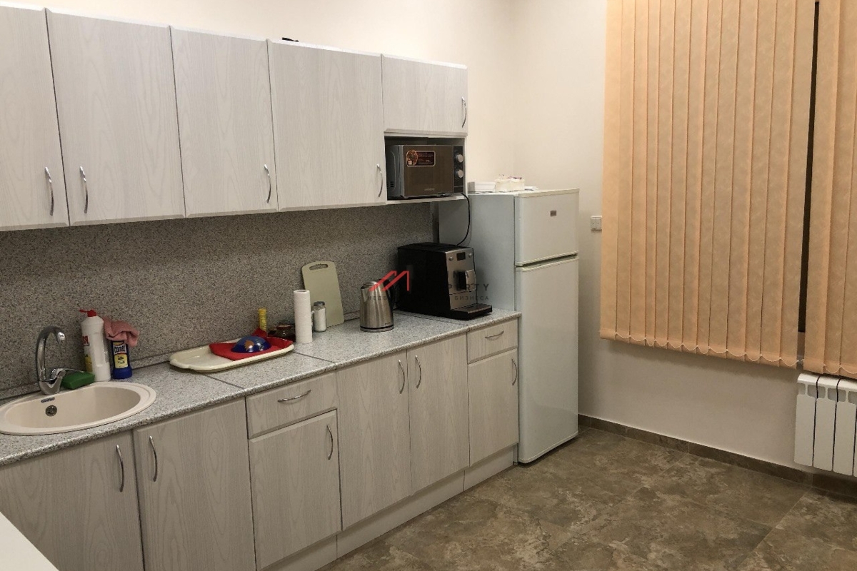 Продажа нежилого помещения с арендаторами в районе м. Кунцевская