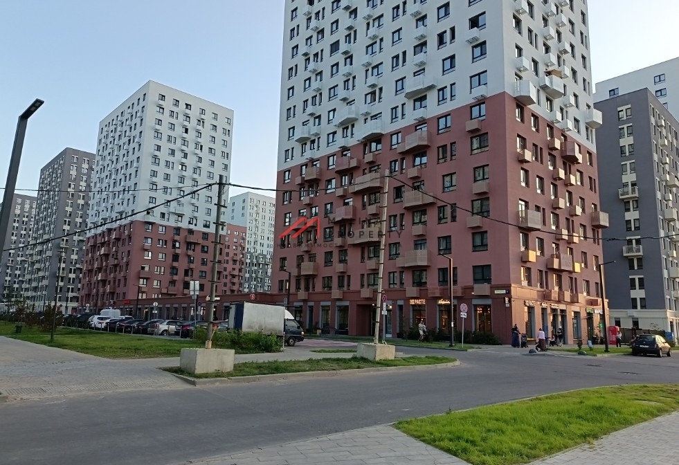 Аренда  угловое помещения помещение под кафе в "Горки парк" 