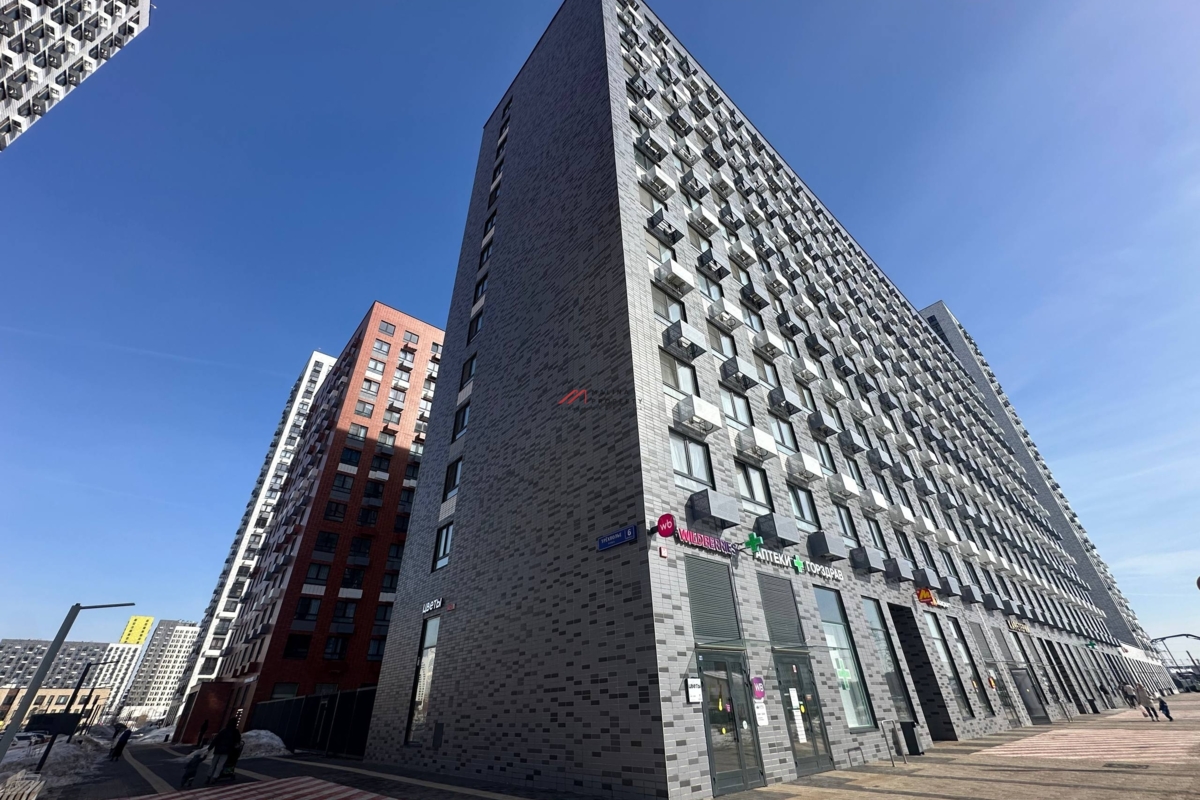 Продажа торгового помещения в ЖК "Саларьво парк" 