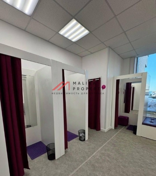 Продажа торгового помещения на Амурской