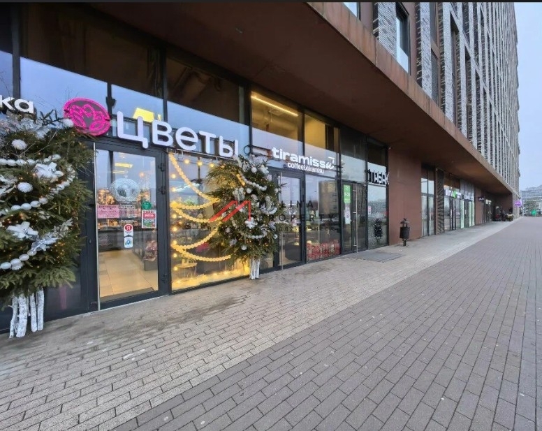 Продажа помещения с арендатором магазин цветов