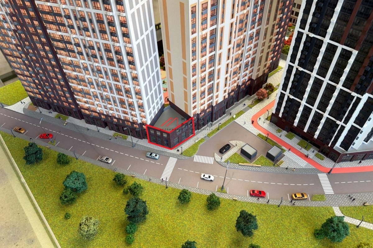 Продажа торгового помещения в ЖК "1-й Саларьевский" 