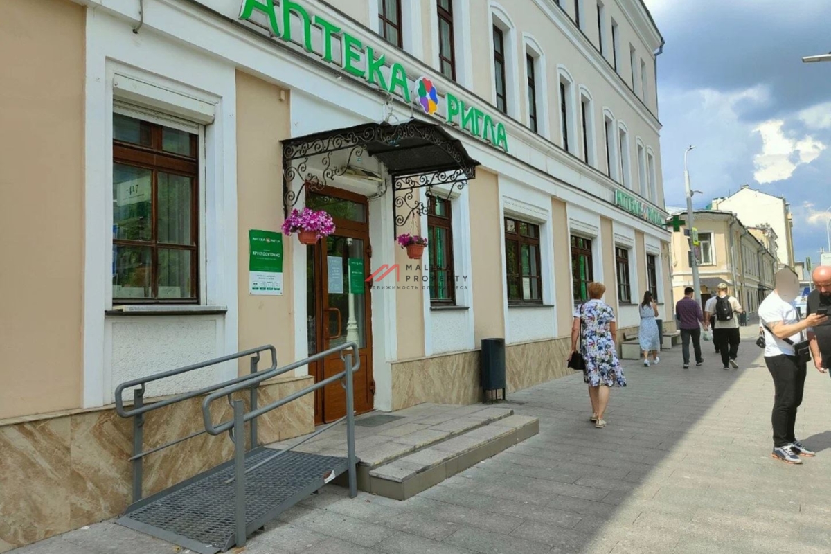 Аренда торгового помещения у метро Трубная