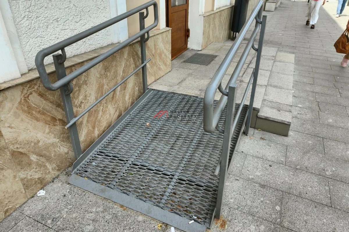 Аренда торгового помещения у метро Трубная