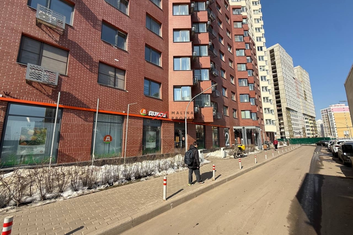 Продажа торгового помещения с арендатором Дикси 