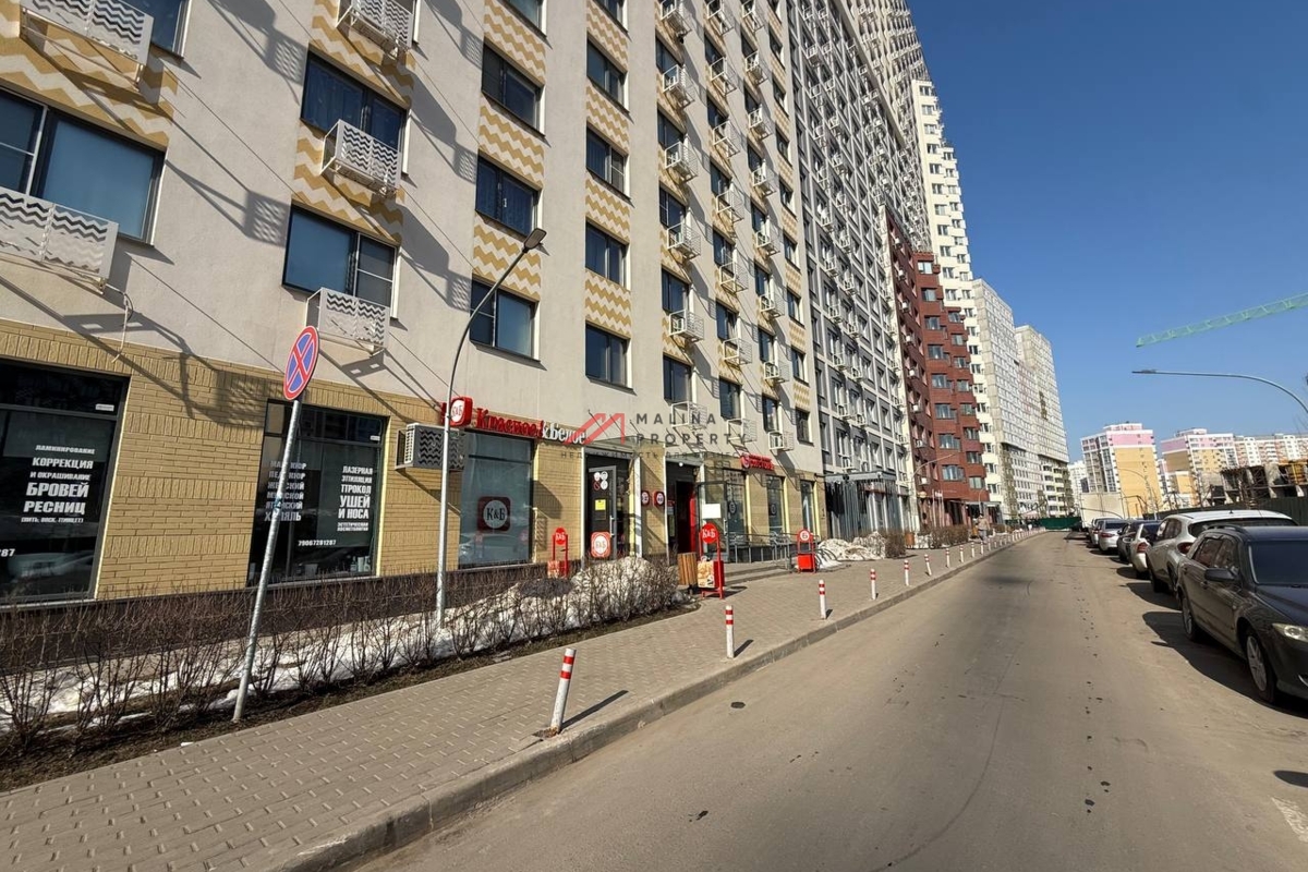 Продажа торгового помещения с арендатором Дикси 