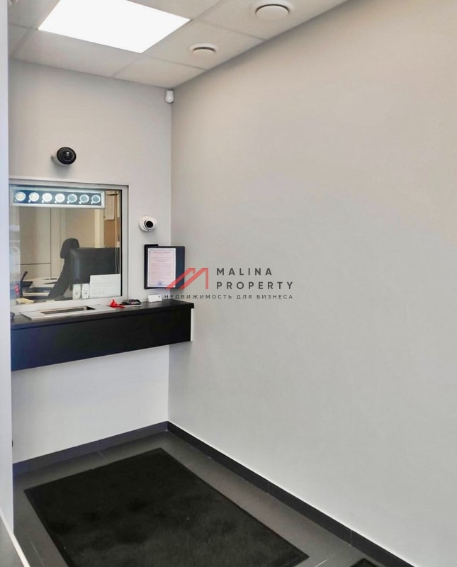 Продажа помещения с арендатором Фора-Банк 