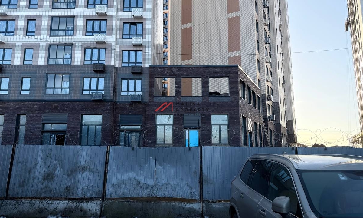 Продажа торгового помещения в ЖК "1-й Саларьевский" 