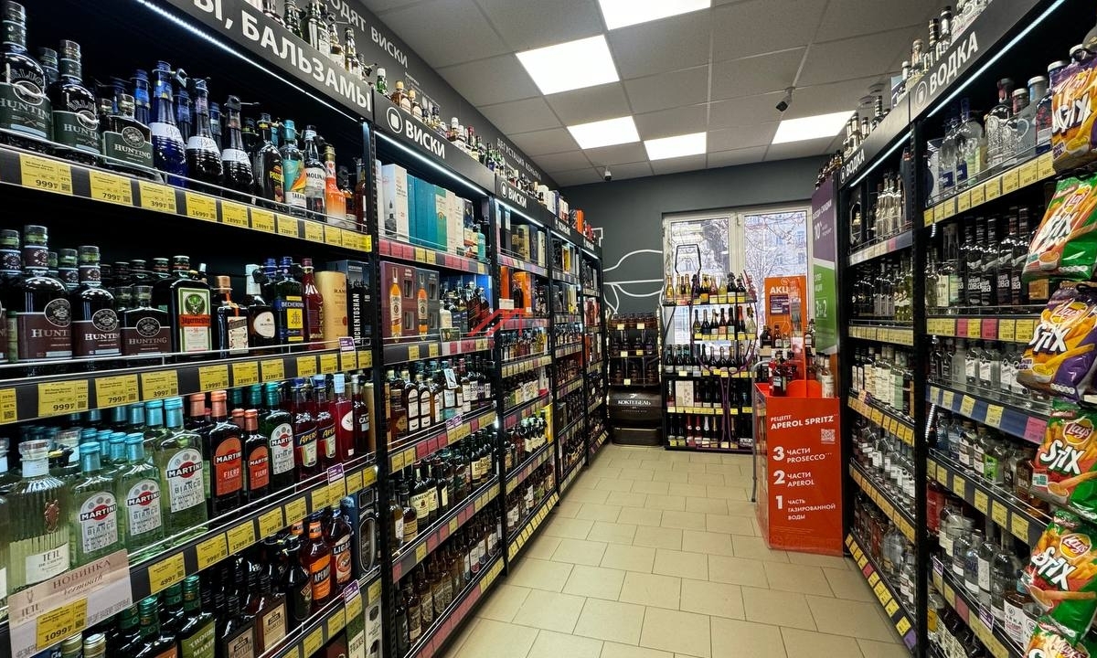 Продажа  помещения с арендатором "Винлаб" на Велозаводской