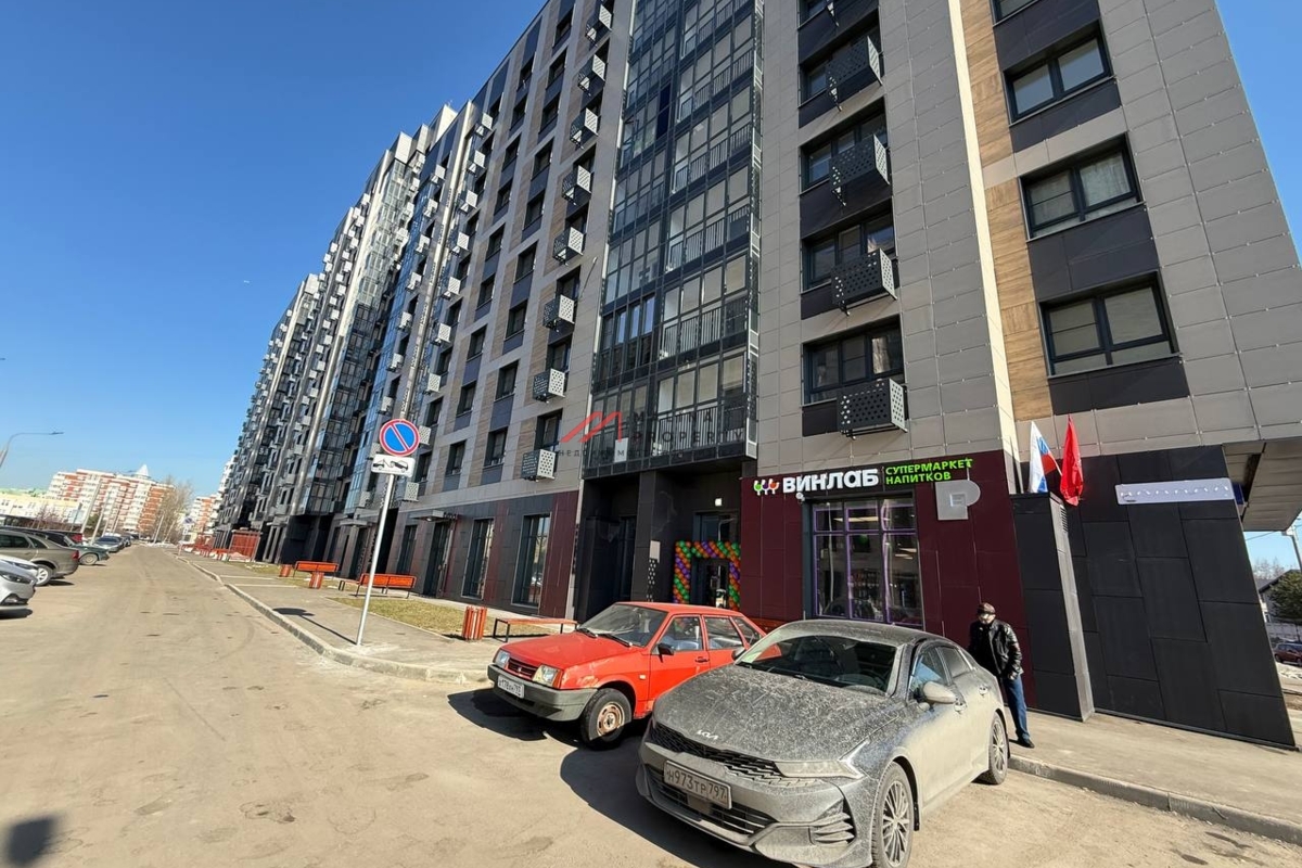 Продажа углового помещения с сетевыми арендаторами