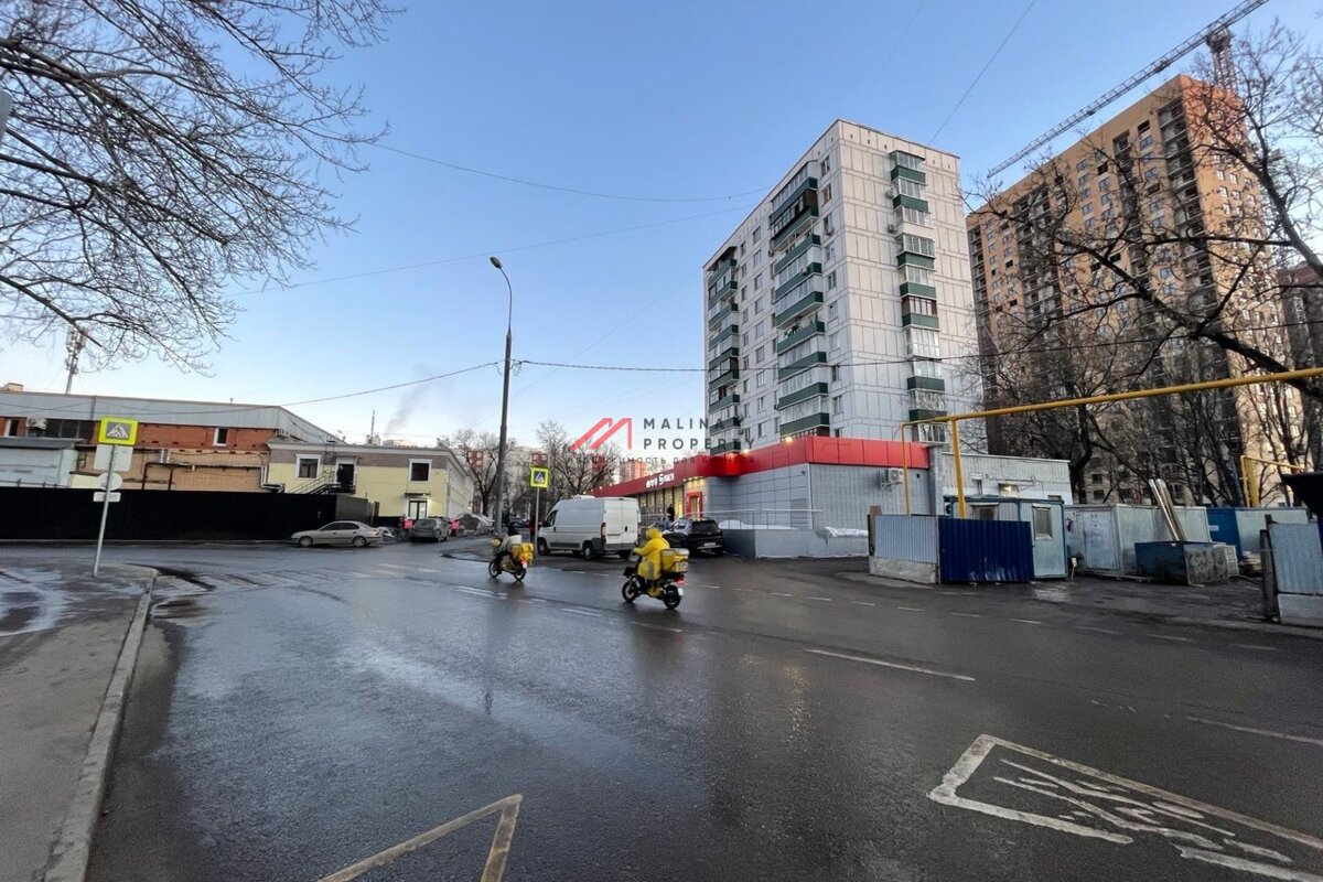 Продажа торгового помещения рядом с метро Окская