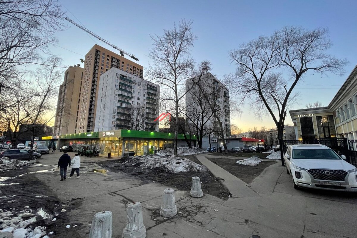Продажа торгового помещения рядом с метро Окская