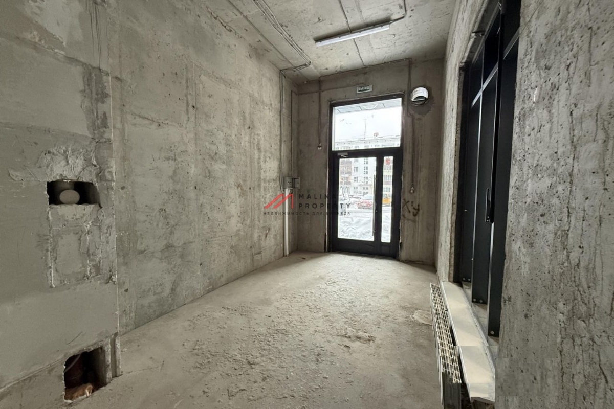 Продажа торгового помещения на Базовской 