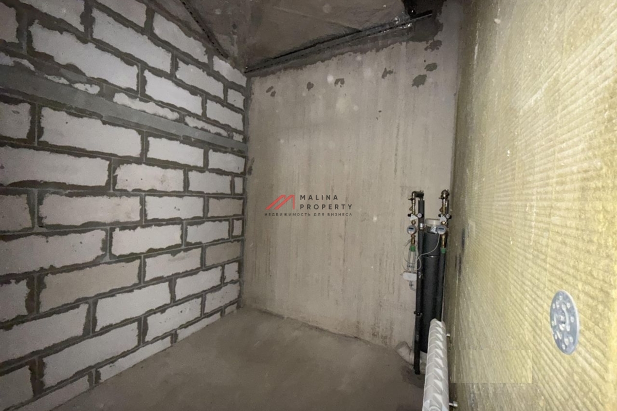 Продажа торгового помещения на Базовской 