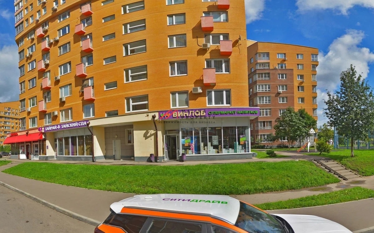 Продажа торгового помещения с арендатором Винлаб 