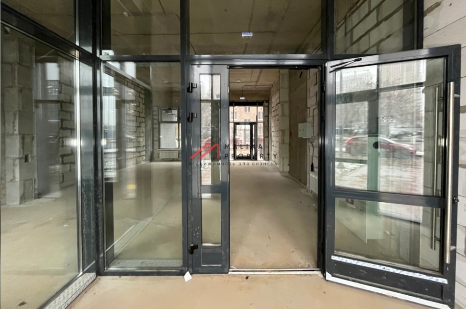 Аренда торгового помещения в новом доме 