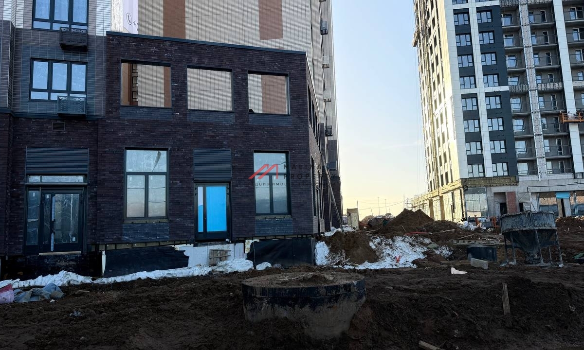 Продажа торгового помещения в ЖК "1-й Саларьевский" 