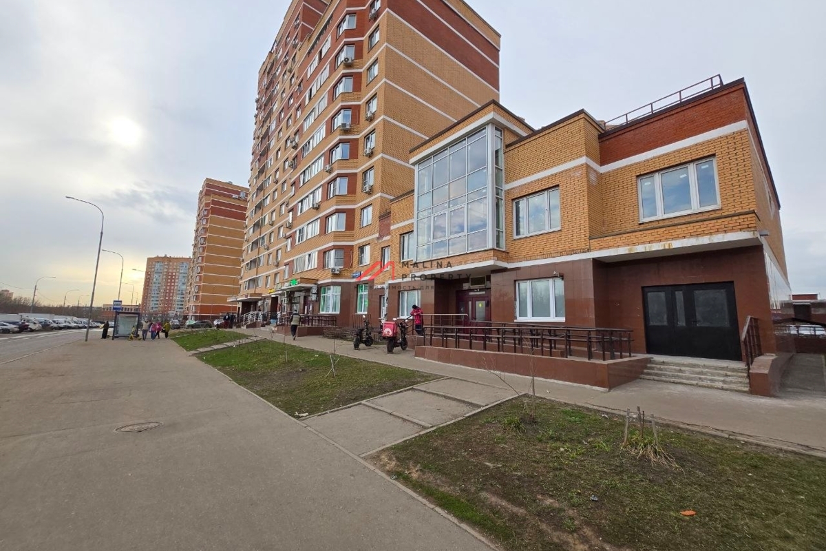 Продажа помещения с арендатором "Самокат"