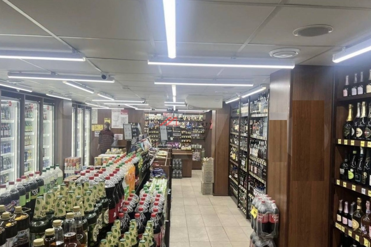 Торговое помещение с арендатором "Красное и Белое"