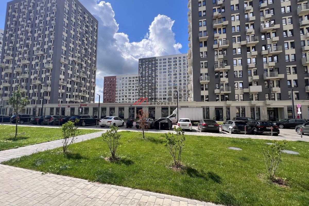 Продажа помещения с арендатором в жилом комплексе "Горки парк" 