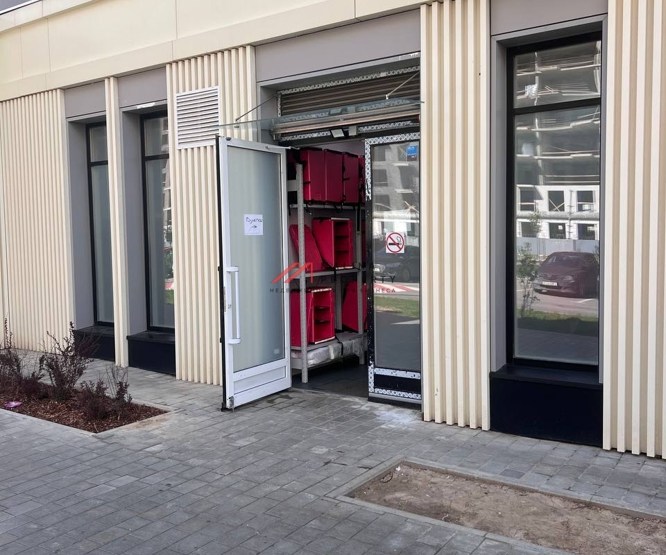 Продажа помещения с арендатором в жилом комплексе "Горки парк" 