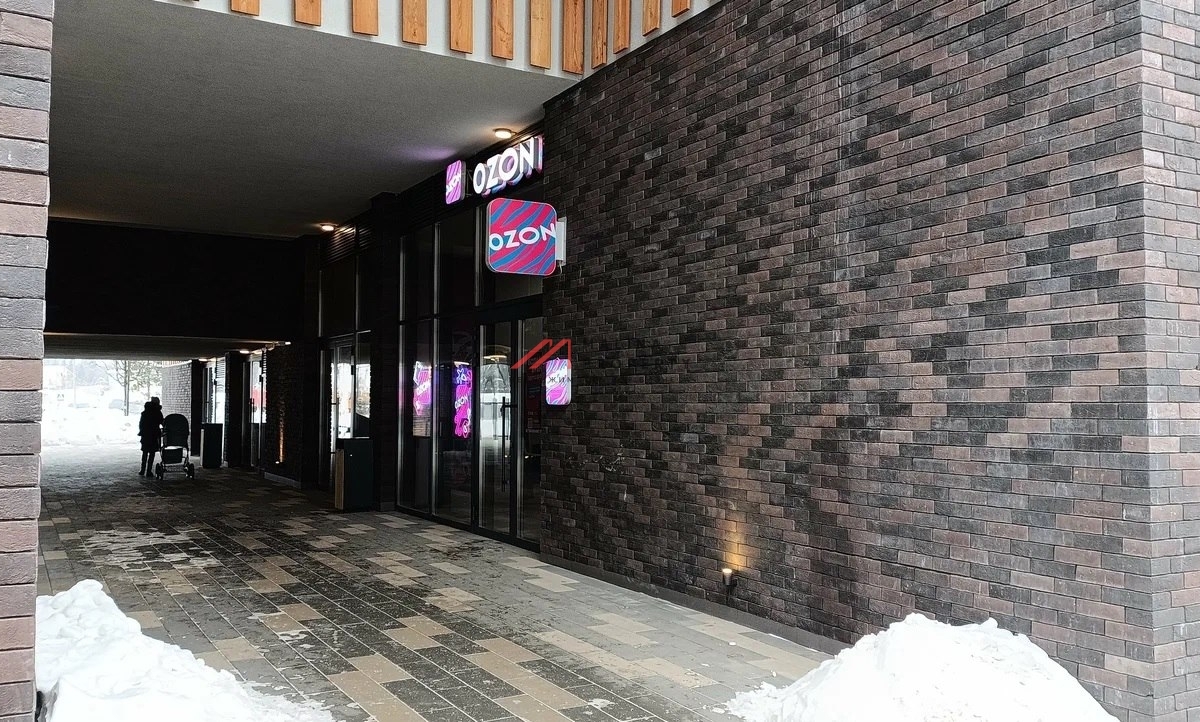 Продажа помещения с арендаторами в ЖК "Пеpвый квaртал" 