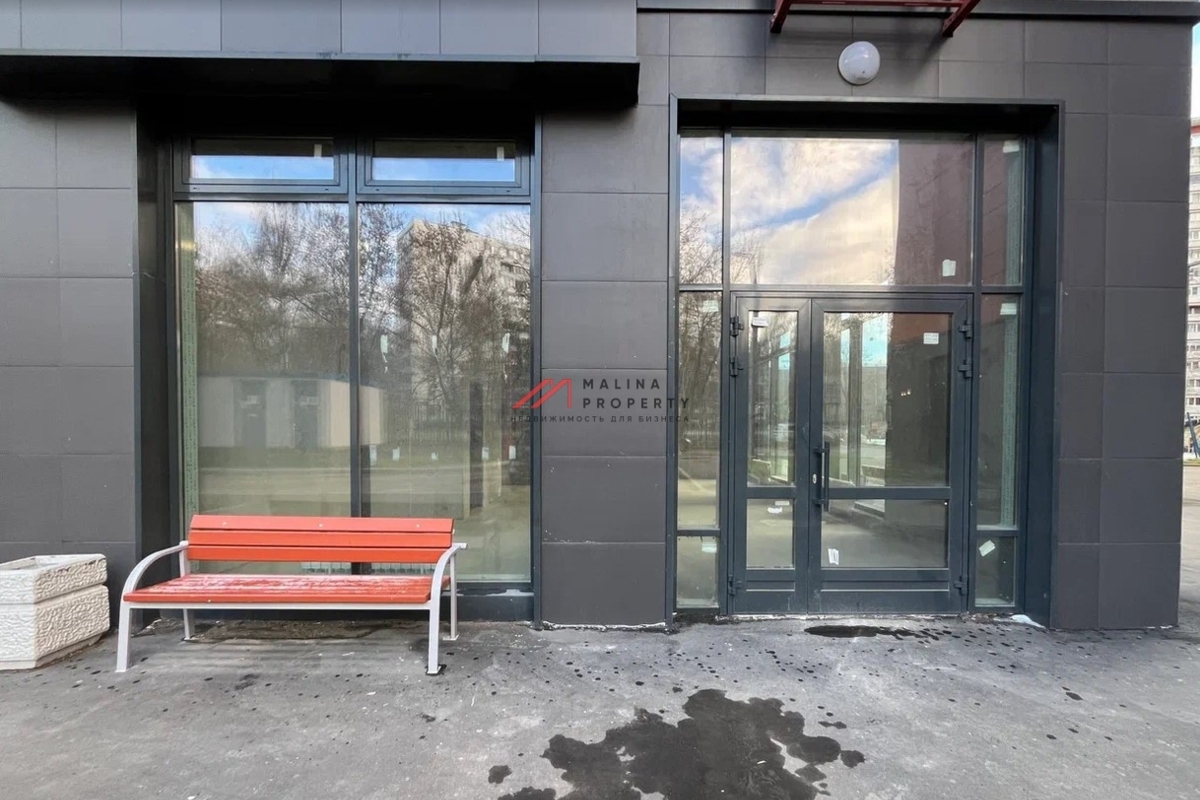 Аренда торгового помещения в новом доме 