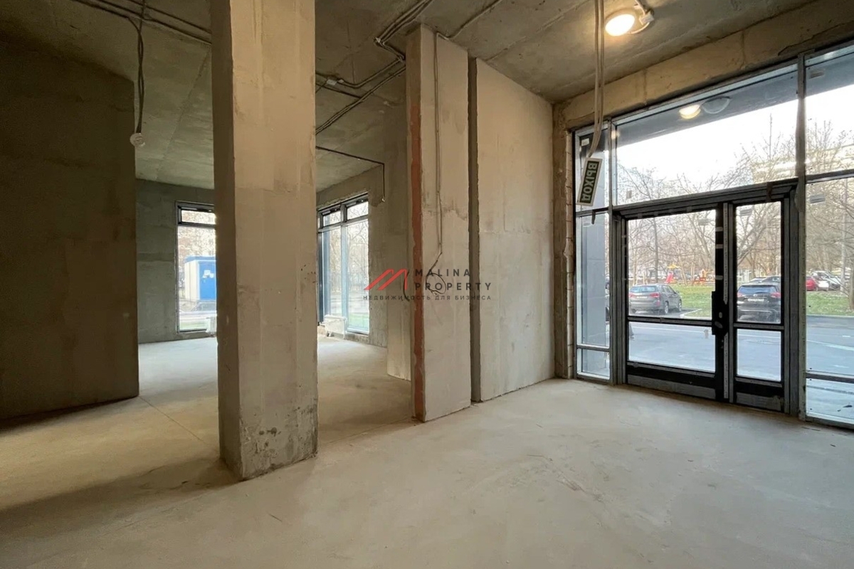 Аренда торгового помещения в новом доме 