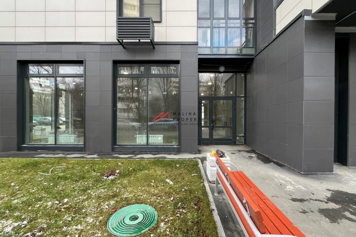 Аренда торгового помещения в новом доме 