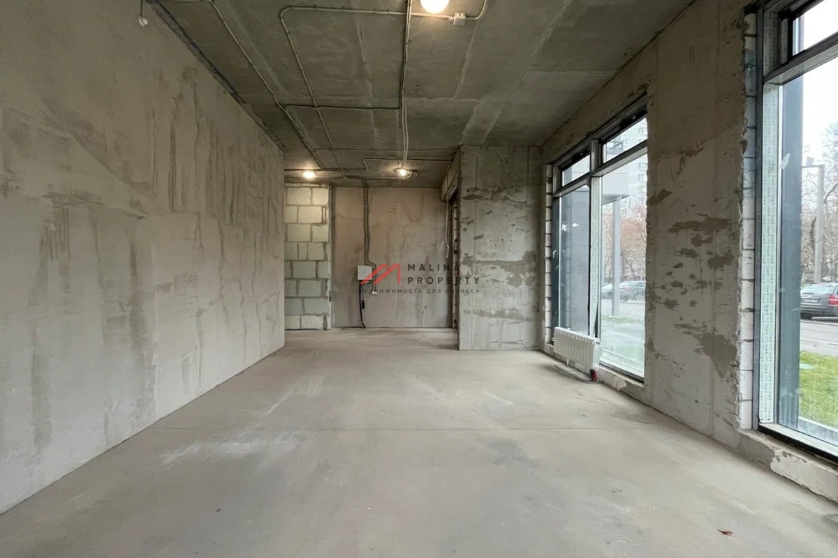 Аренда торгового помещения в новом доме 
