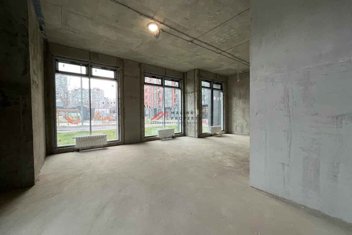 Аренда торгового помещения в новом доме 