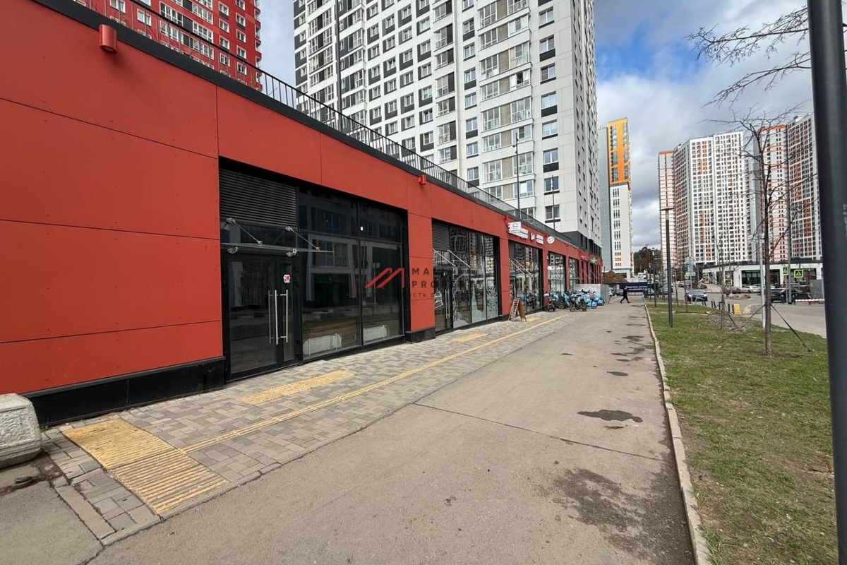 Продажа торгового помещения в ЖК "Спутник"