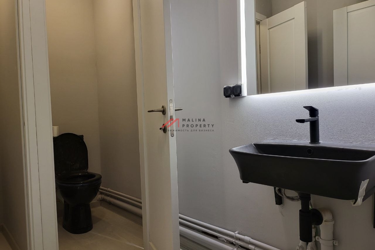 Продажа помещения на выходе из метро Маяковская