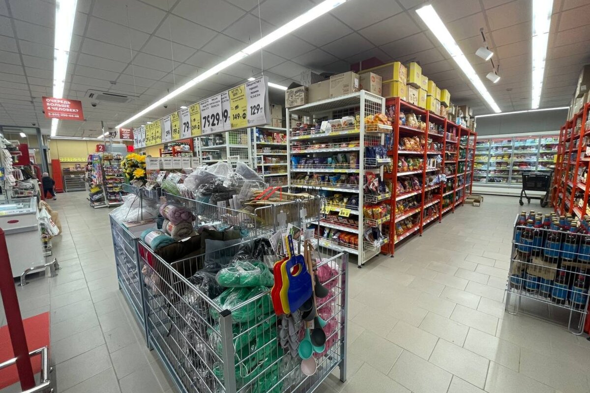 Продажа торгового помещения с супермаркетом Верный