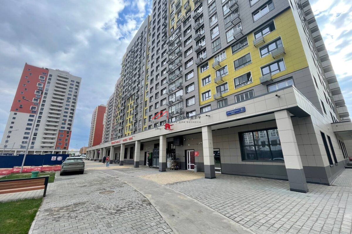 Продажа торгового помещения с супермаркетом Верный