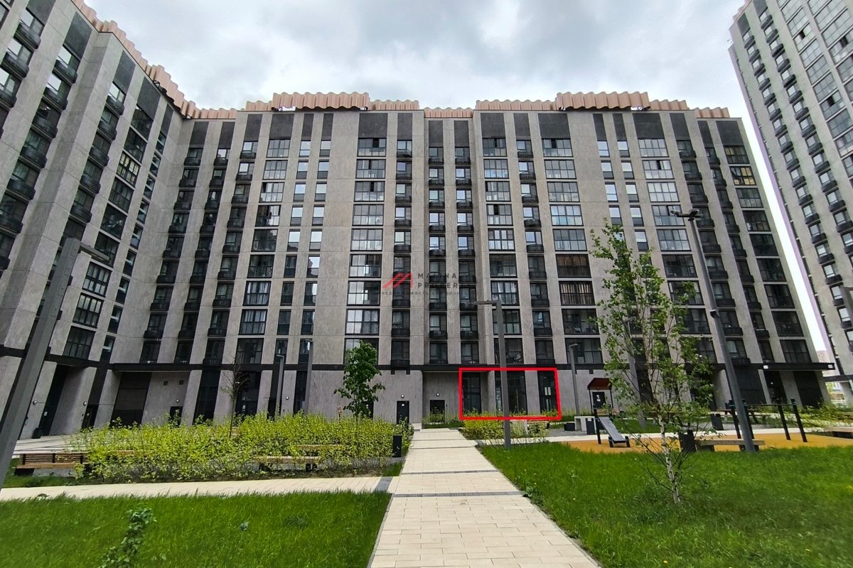 Продажа торгового помещения в новом доме