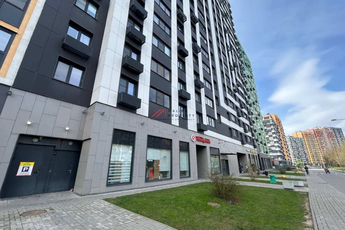 Аренда торгового помещения в ЖК "Лучи" 