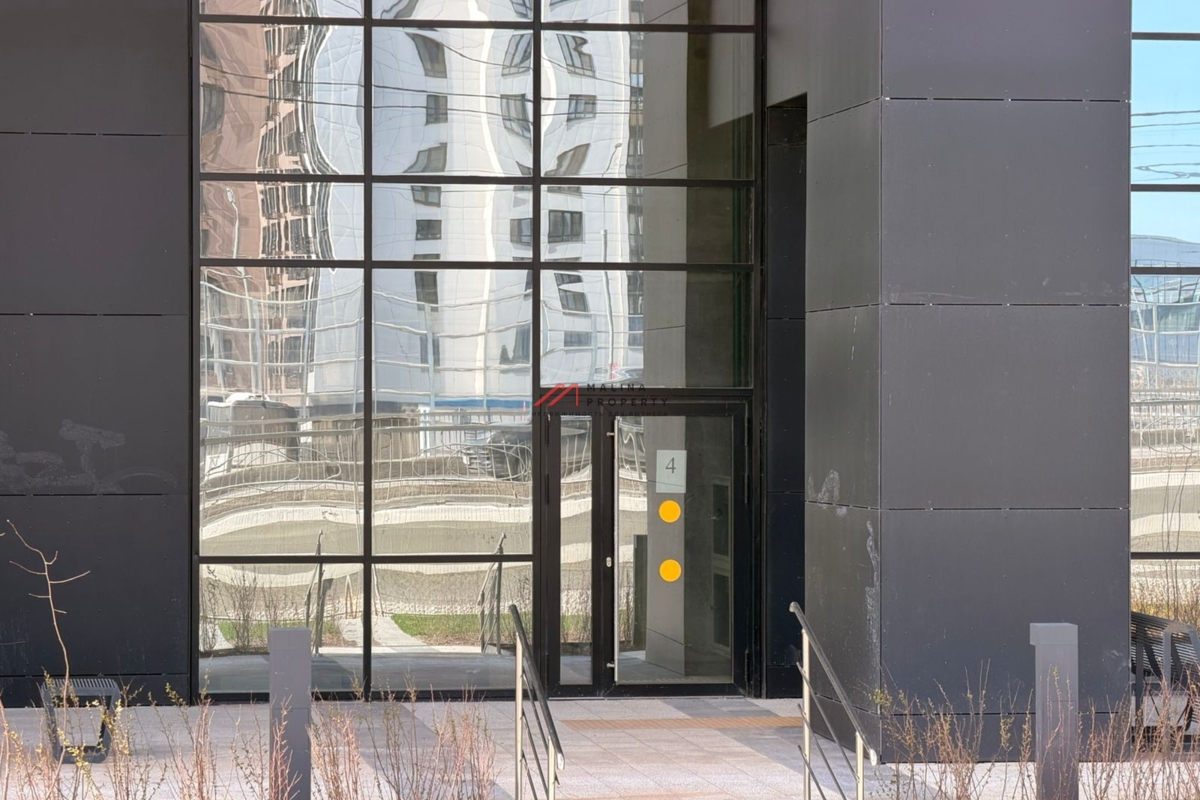 Аренда помещения на 1-й линии ЖК