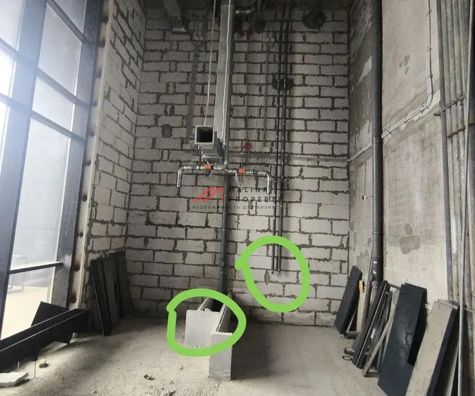 Аренда помещения на 1-й линии ЖК