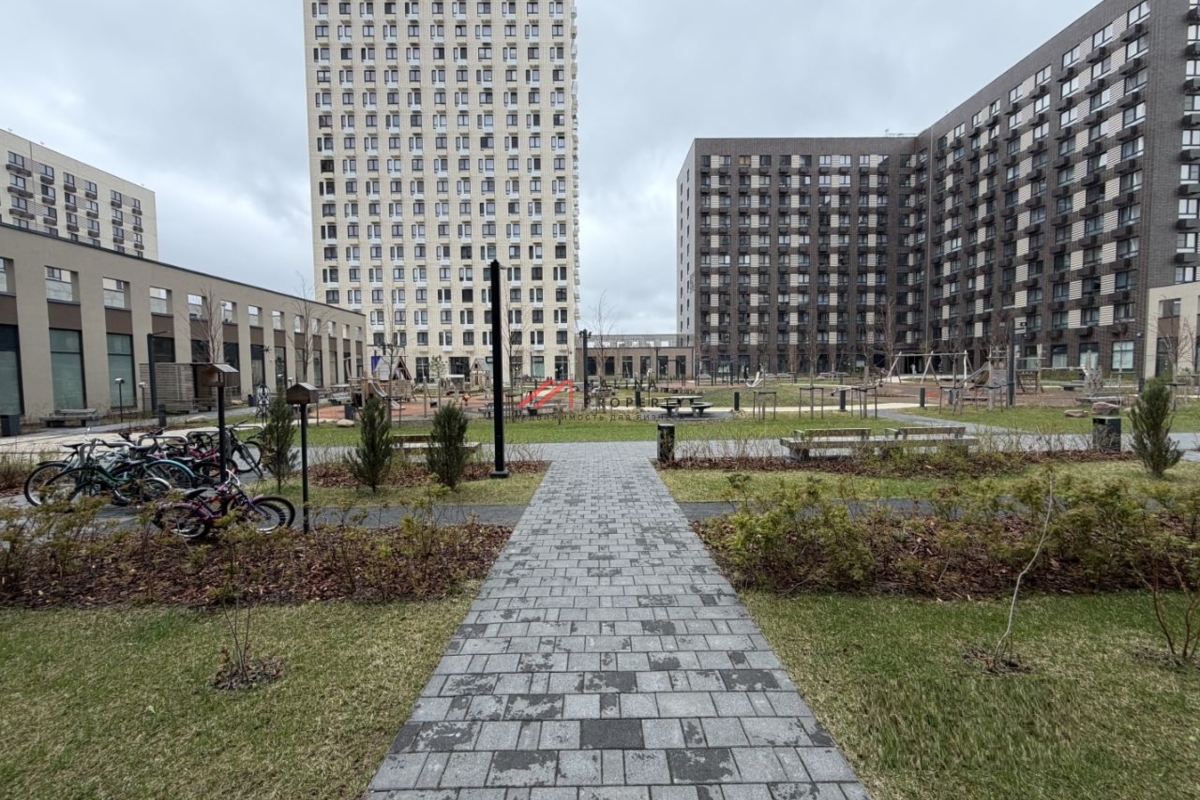 Продажа торгового помещения в ЖК "Зелёный парк" 