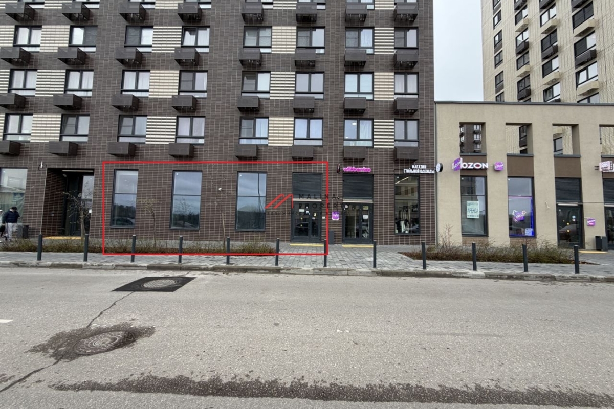 Продажа торгового помещения в ЖК "Зелёный парк" 